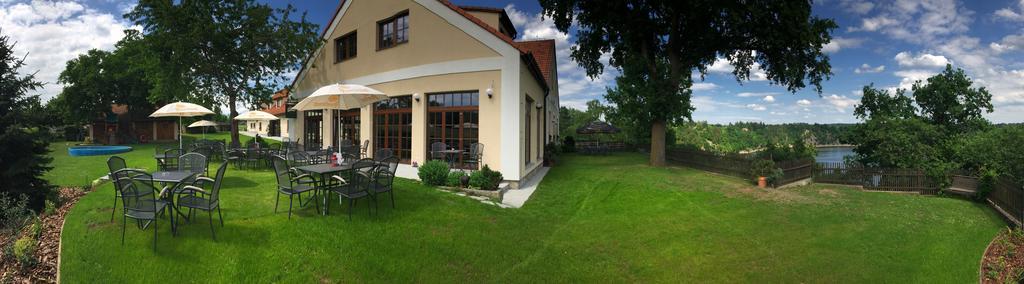 Penzion Fousek Zvikovske Podhradi Luaran gambar