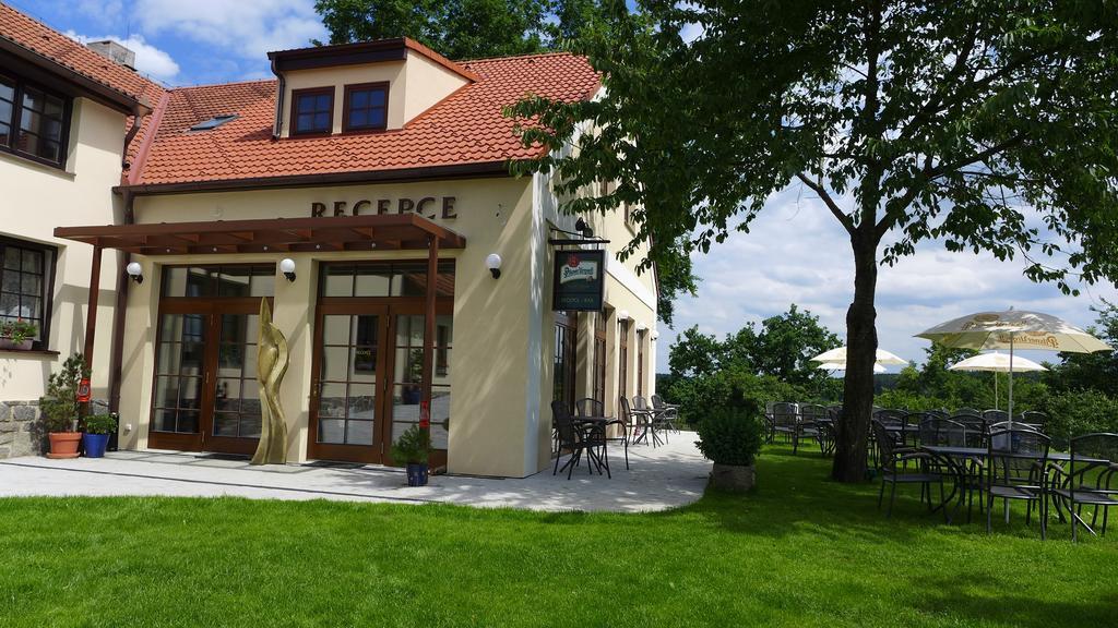 Penzion Fousek Zvikovske Podhradi Luaran gambar